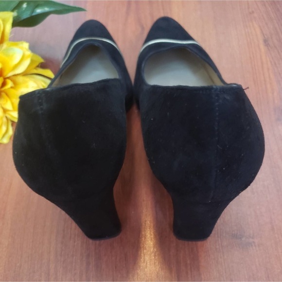 St. John Black Suede Pointed Toe Gold Trim Heels 8 - Picture 3 of 10